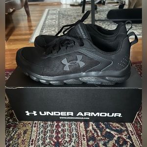New Women’s Under Armour Running Shoes Size 8.5